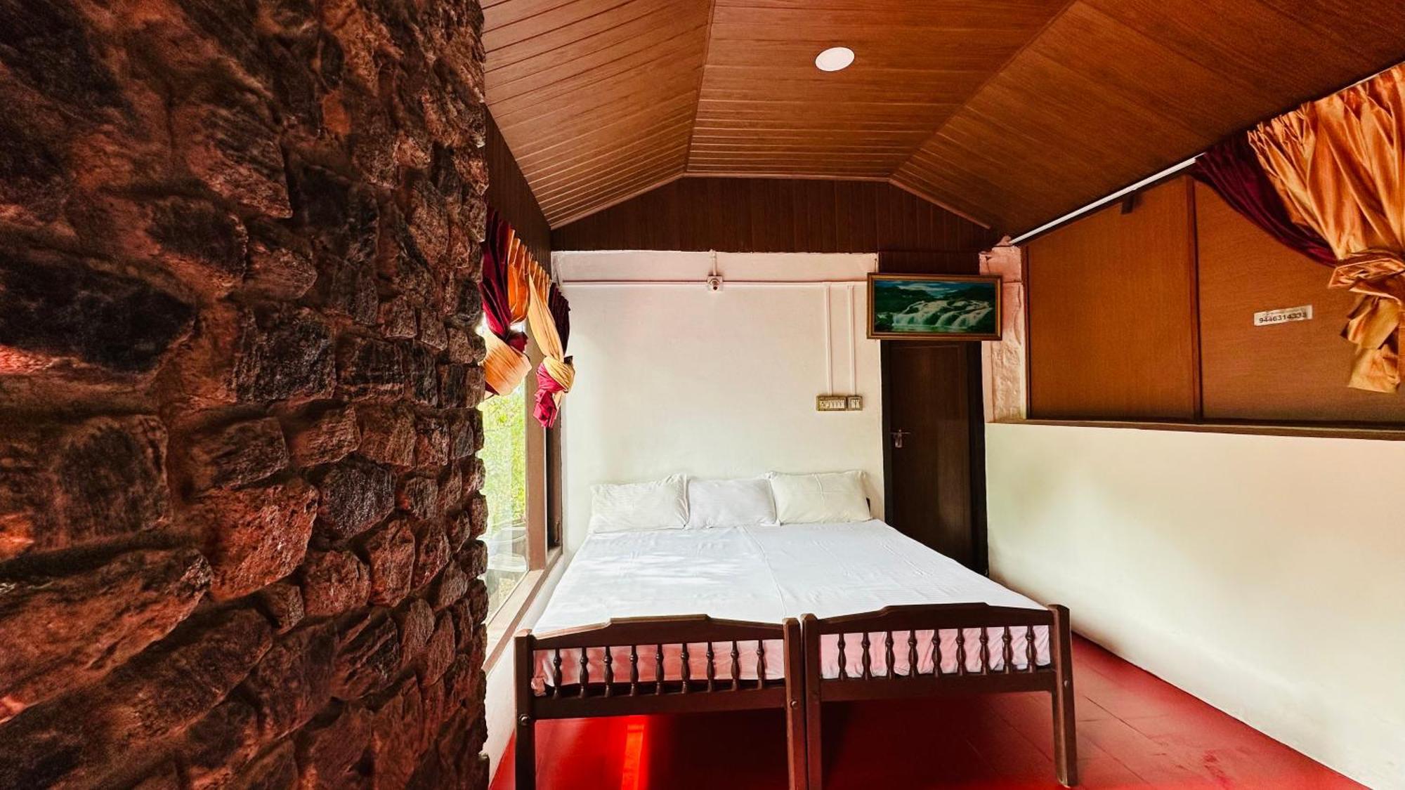 Wild Elephant Resort Kallar Vattiyar Eksteriør billede